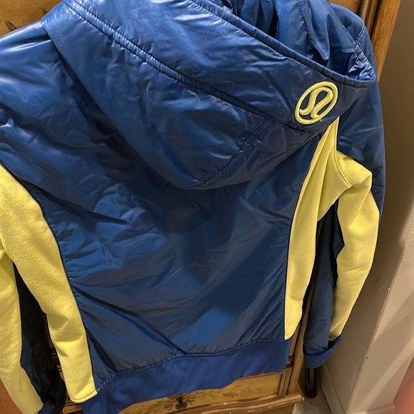 Womens lululemon jacket - Picture 2 of 2